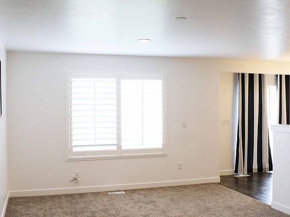 2nd image of 59 E Bluegrass Row
