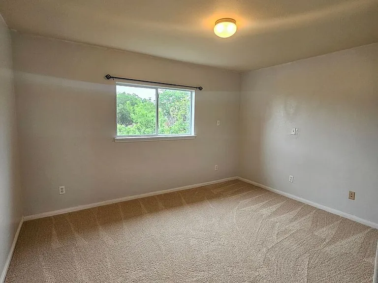 330 Canoe Dr — Photo 17