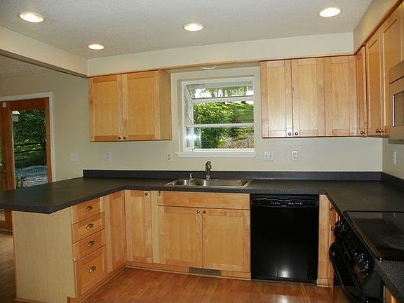 5th image of 140 Oswalt Ln