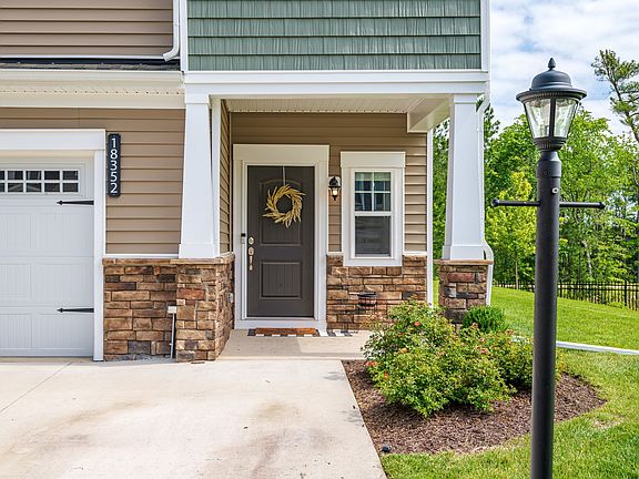 4th image of 18352 Palisades Ct