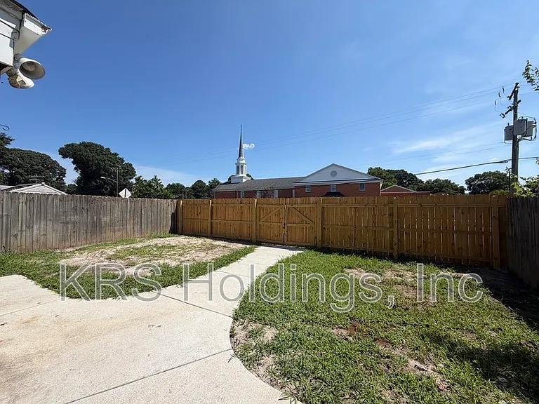 896 Jamestown Landing Rd — Photo 18