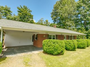 1135 S Main St, Galax, VA 24333