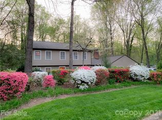 1661 8th Street Dr NW, Hickory, NC 28601