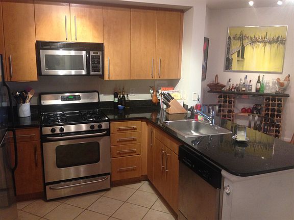 2nd image of 1021 N Garfield St APT 714