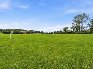 2813 Scenic Lake Dr, New Athens, IL 62264
