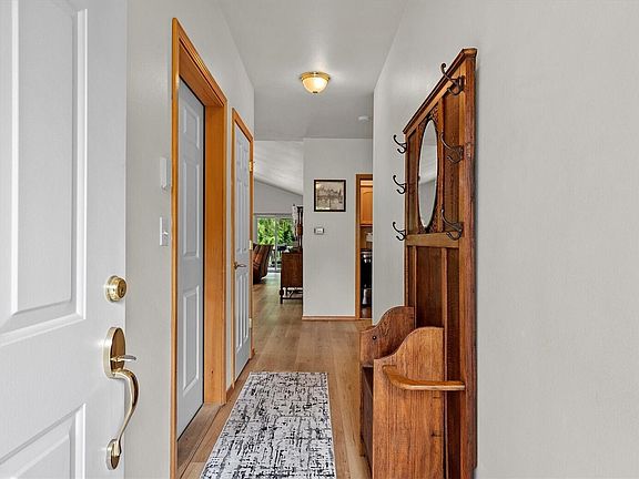 4th image of 504 Shady Lane #12