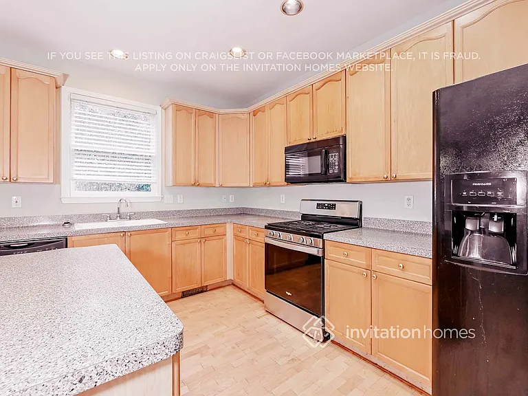913 Daylight Cir — Photo 7