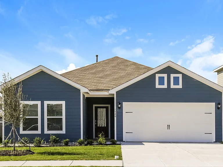 1540 Woodwinds Dr — Photo 1