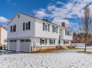 102 Country Rd, Agawam, MA 01001