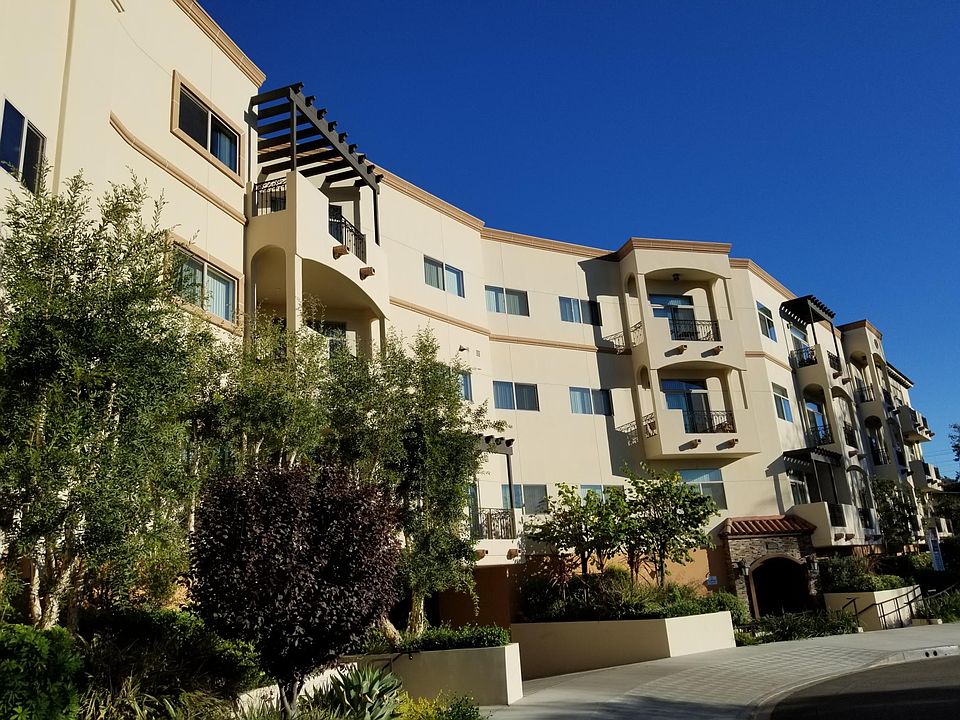 1st image of 4404 Vantage Ave #202