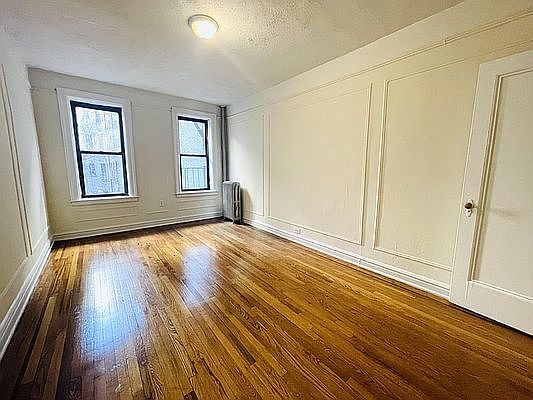 3rd image of 4863 Broadway APT 3o