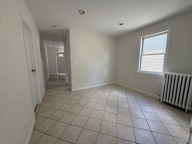 5 Daly St #2 — Photo 4