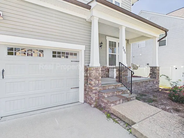 205 Cheeseman Rd — Photo 2