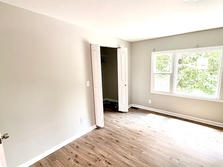 210 Linwood Dr — Photo 10