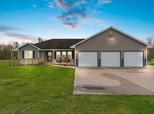 W7125 County Road A, Shiocton, WI 54170
