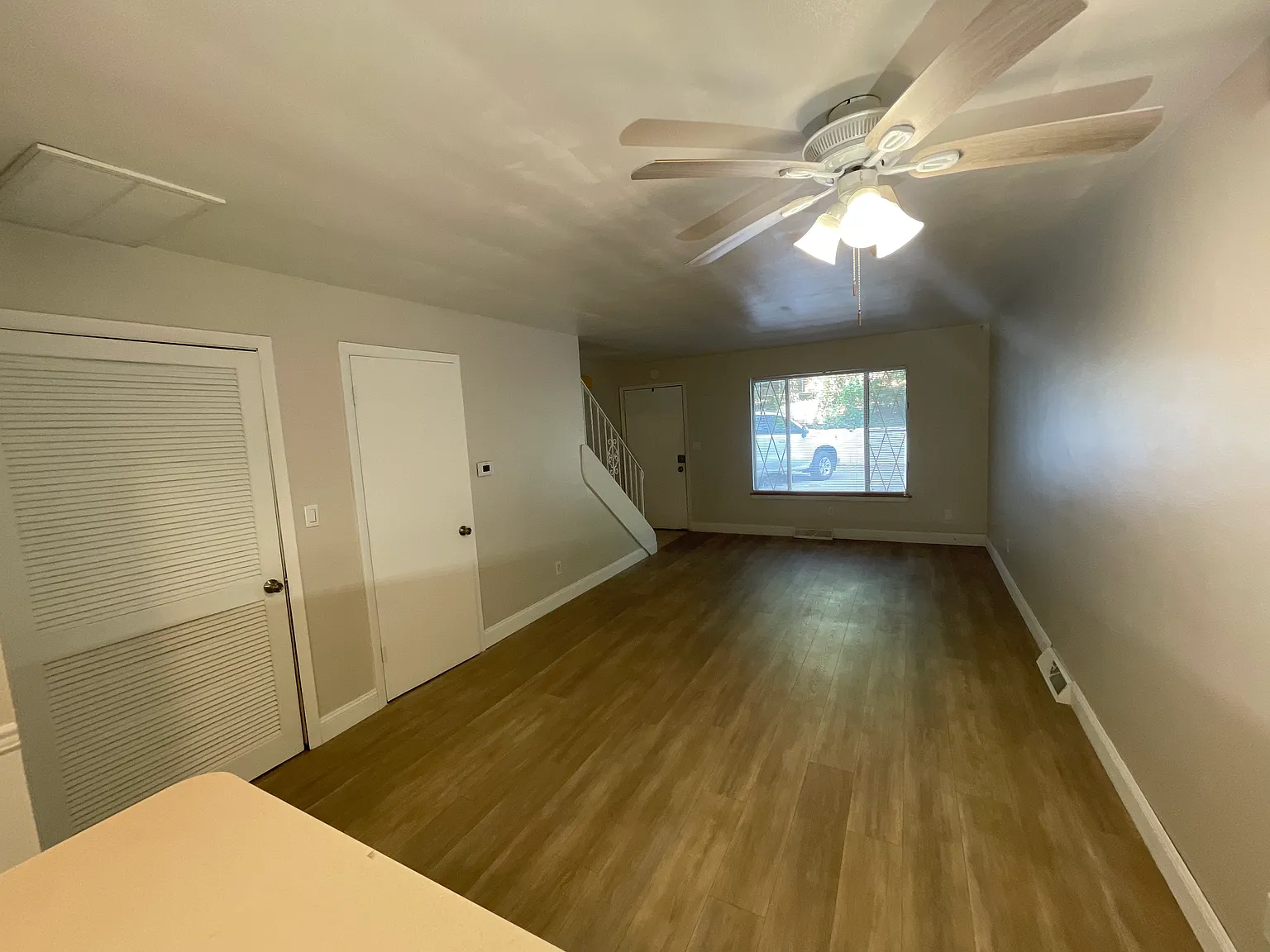 2 bed, 1.5 bath, 1000 sqft, $1,150 — Photo 4