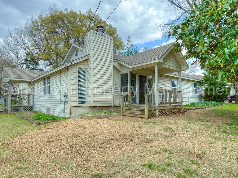 3803 E 36th St S — Photo 2