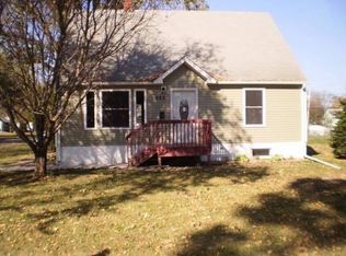822 O Ave NW, Cedar Rapids, IA 52405