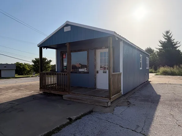 202 32 Street, Stockton, MO 65785
