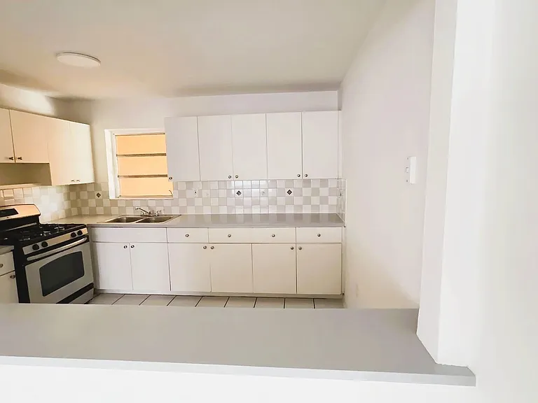 Allegro Apartments — Photo 3