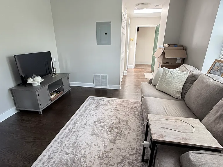615 Sheridan Rd #3 — Photo 5