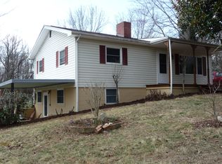 18 Old Oak Hill Rd, Candler, NC 28715