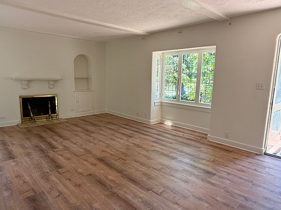 4th image of 1938 N Holliston Ave