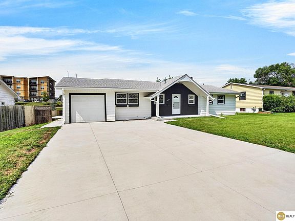 2nd image of 1307 Offutt Blvd