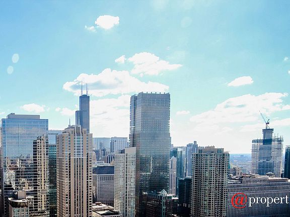 4th image of 33 W Ontario St APT 47D