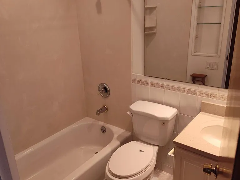 1670 Fairmount Dr — Photo 8