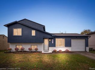 9287 Panama Ave, Ypsilanti, MI 48198