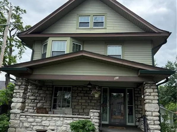 907 W 32nd St, Kansas City, MO 64111
