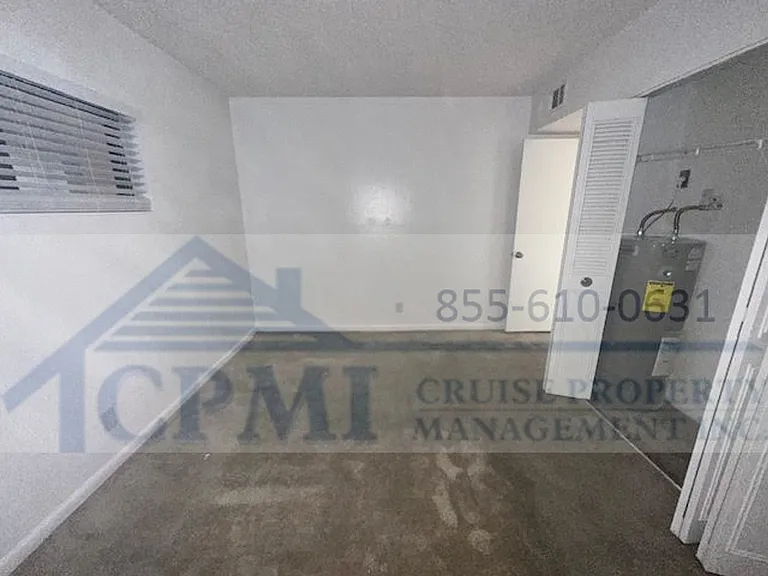 Colonial Village - 7550 Stirling Rd — Photo 23