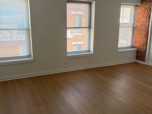 5th image of 237 Chestnut St #1-407