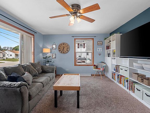 3rd image of 729 Woodlawn DRIVE