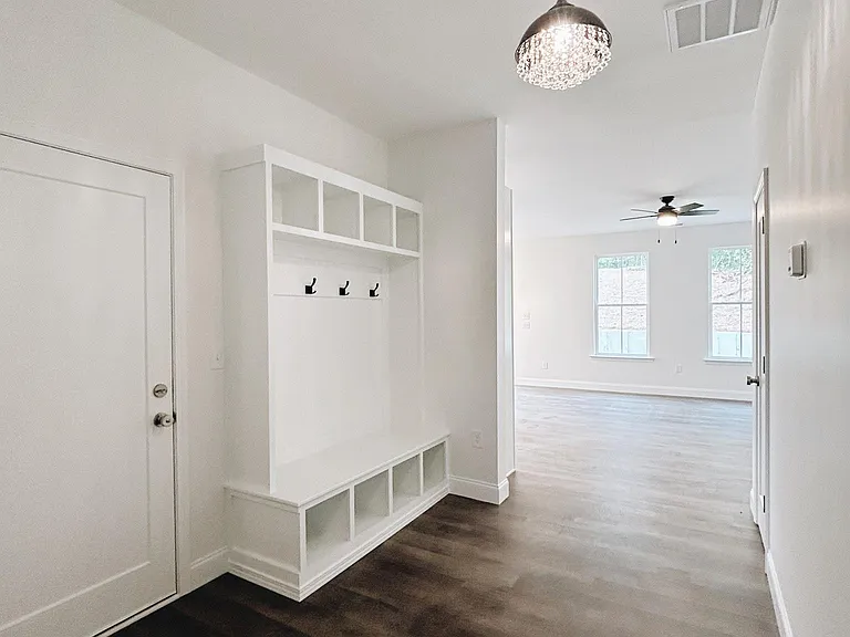 734 S Bomar Ave — Photo 4