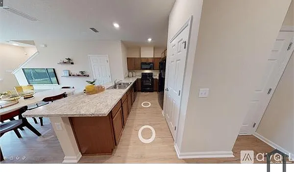 3 bed, 1353 sqft, $2,445 — Photo 3