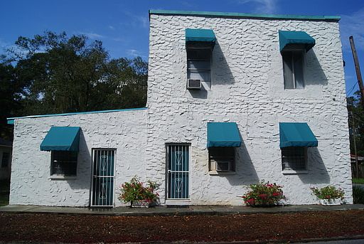 1st image of 1105 E Bird St APT 1