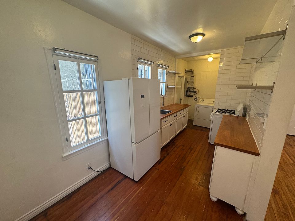 1st image of 3953 Melrose Ave Unit 1/4