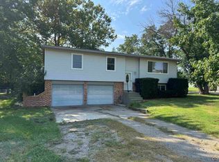 4625 NE Liggett Ln, Topeka, KS 66617