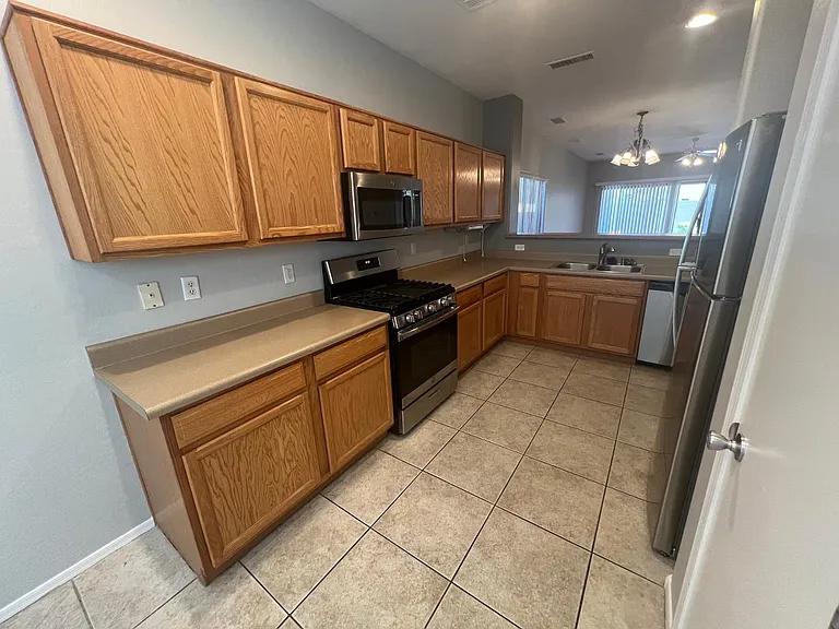 16829 W Cottonwood St — Photo 8