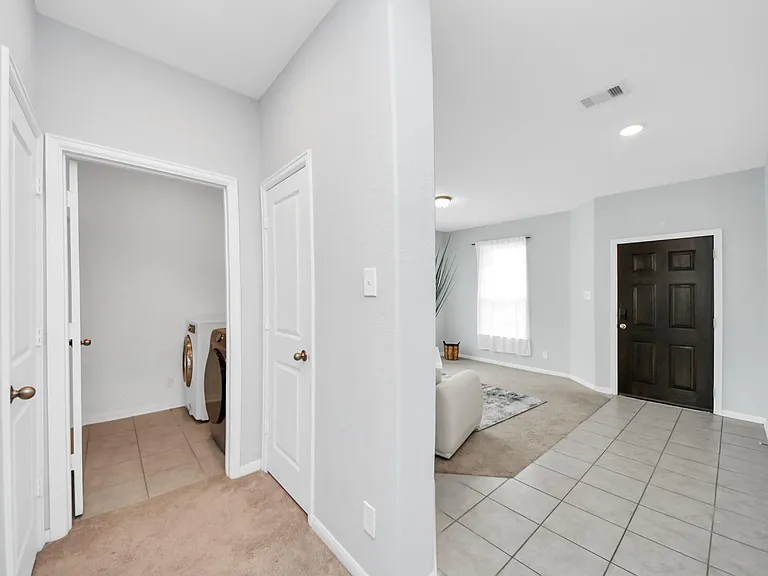 208 Salange Ln — Photo 25