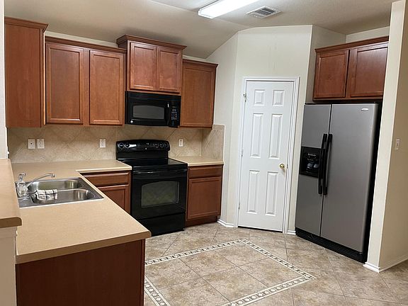 3rd image of 4606 Lookout Mountain Ln