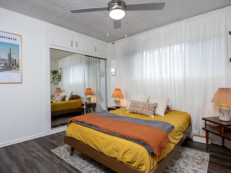 Kingsley Apartments — Photo 10