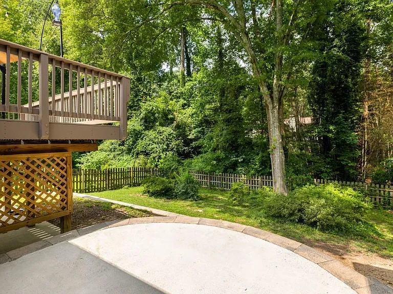 2646 Caladium Dr NE — Photo 36