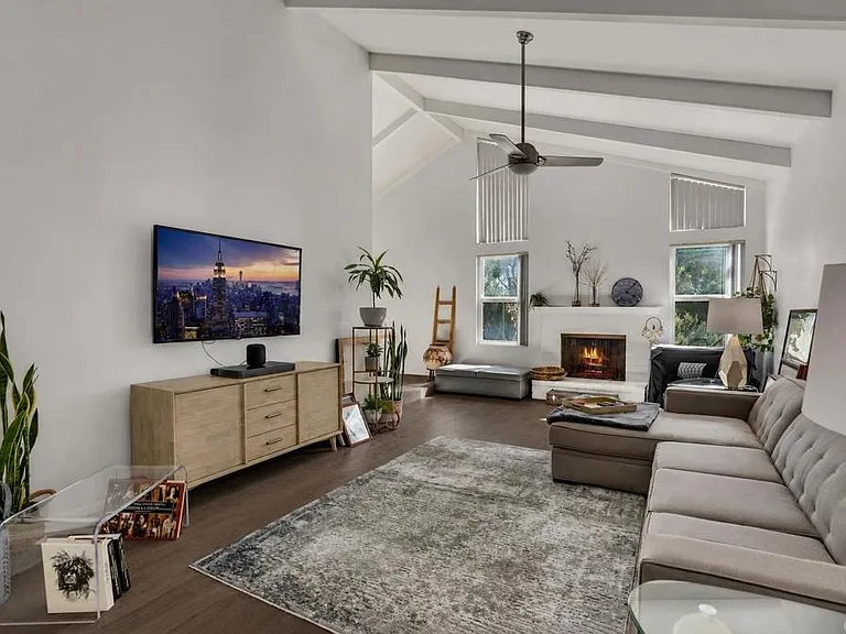 3111 Skyline Dr — Photo 3