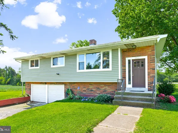 1011 Meadow Ln, Middletown, PA 17057