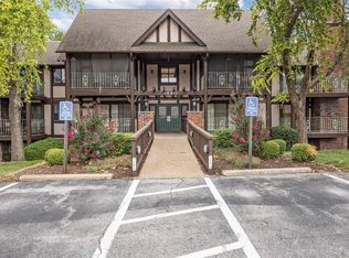 1440 Heritage Lndg APT 211, Saint Charles, MO 63303