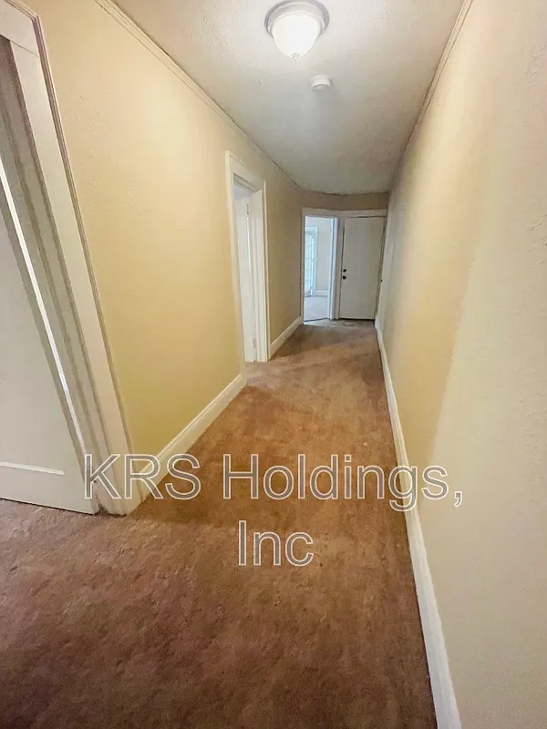 2 bed, 1.0 bath, 865 sqft, $995 — Photo 2