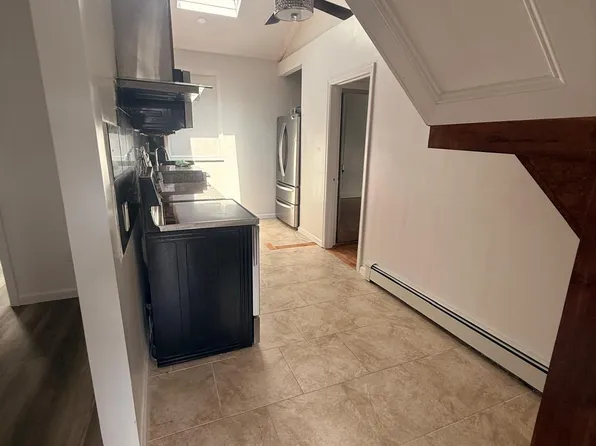 (undisclosed Address), Dix Hills, NY 11746